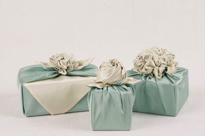 Korean traditional double sided silk yarn wrapping fabric [Ivory/Mint]